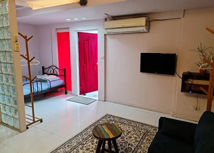 Ddm House Hostel *