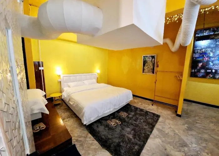 Ddm House Hostel *