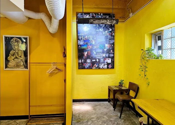 Hostel Ddm House *