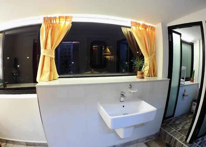 Hostel Ddm House