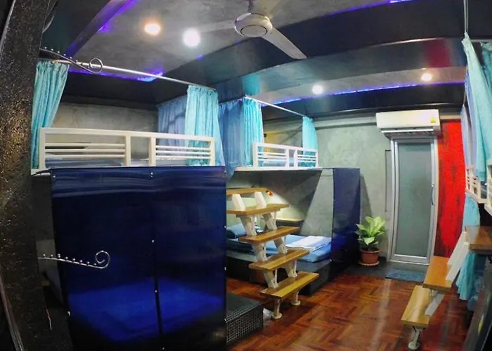 Hostel Ddm House *